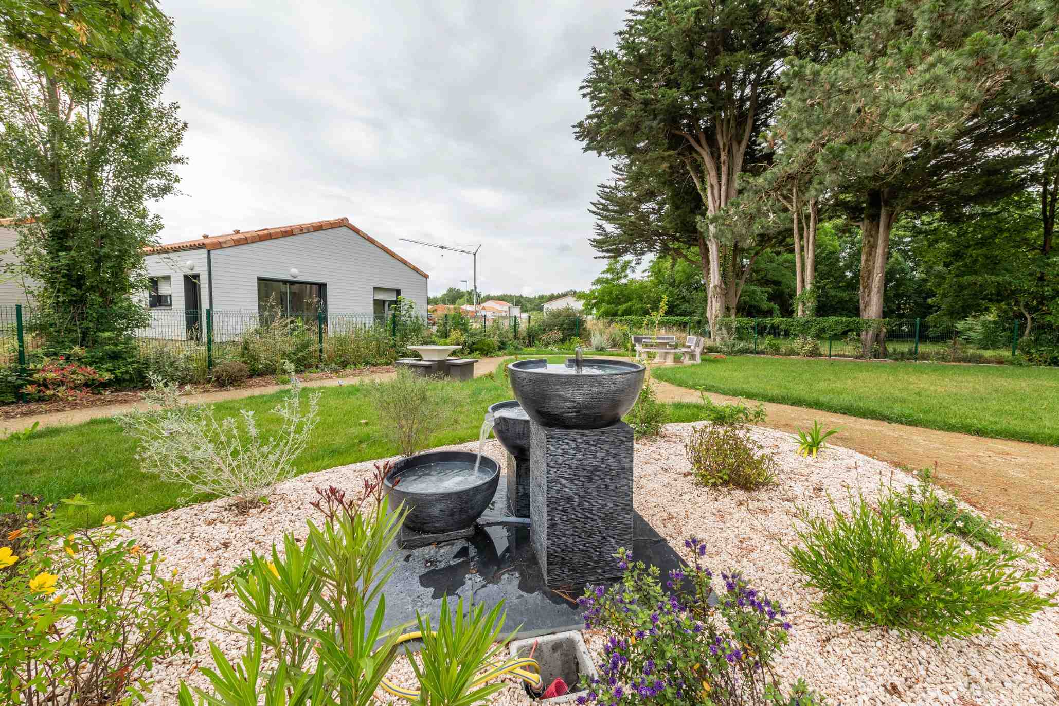 Jardin extérieur roche basaltique